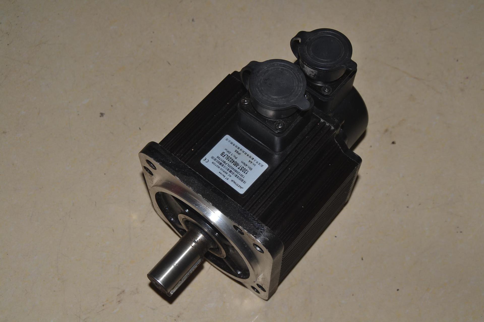 华大 130st-m04025lfb 1kw 4nm 2500转 22mm轴 130伺服电机