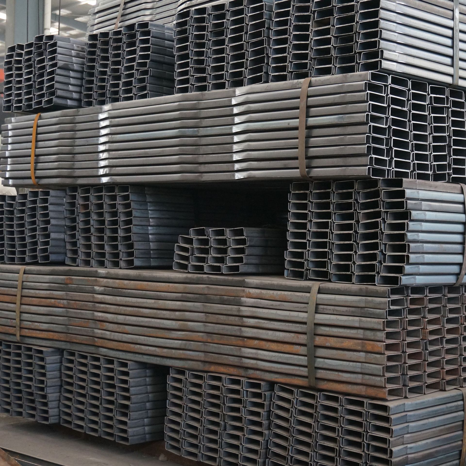 深圳镀锌槽钢厂家 轨道型材定制加工工程建材u型槽现货批发