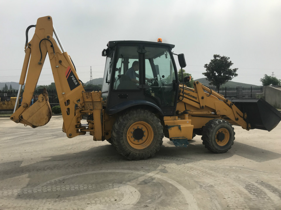 出售新款柳工clg766a挖掘装载机 两头忙