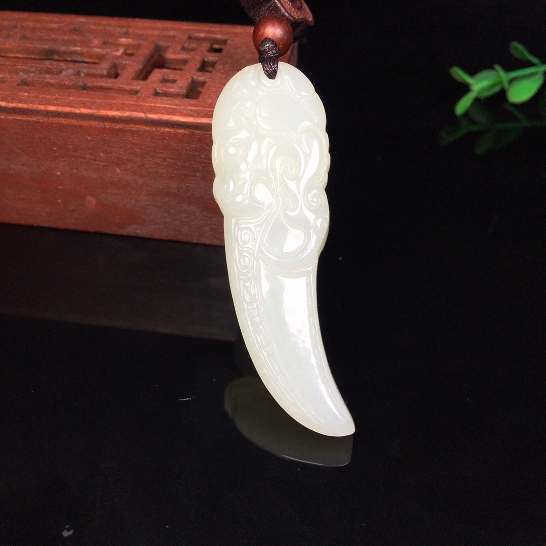开光和田玉狼牙吊坠霸气玉石白玉项链男女款辟邪转运玉饰品挂坠