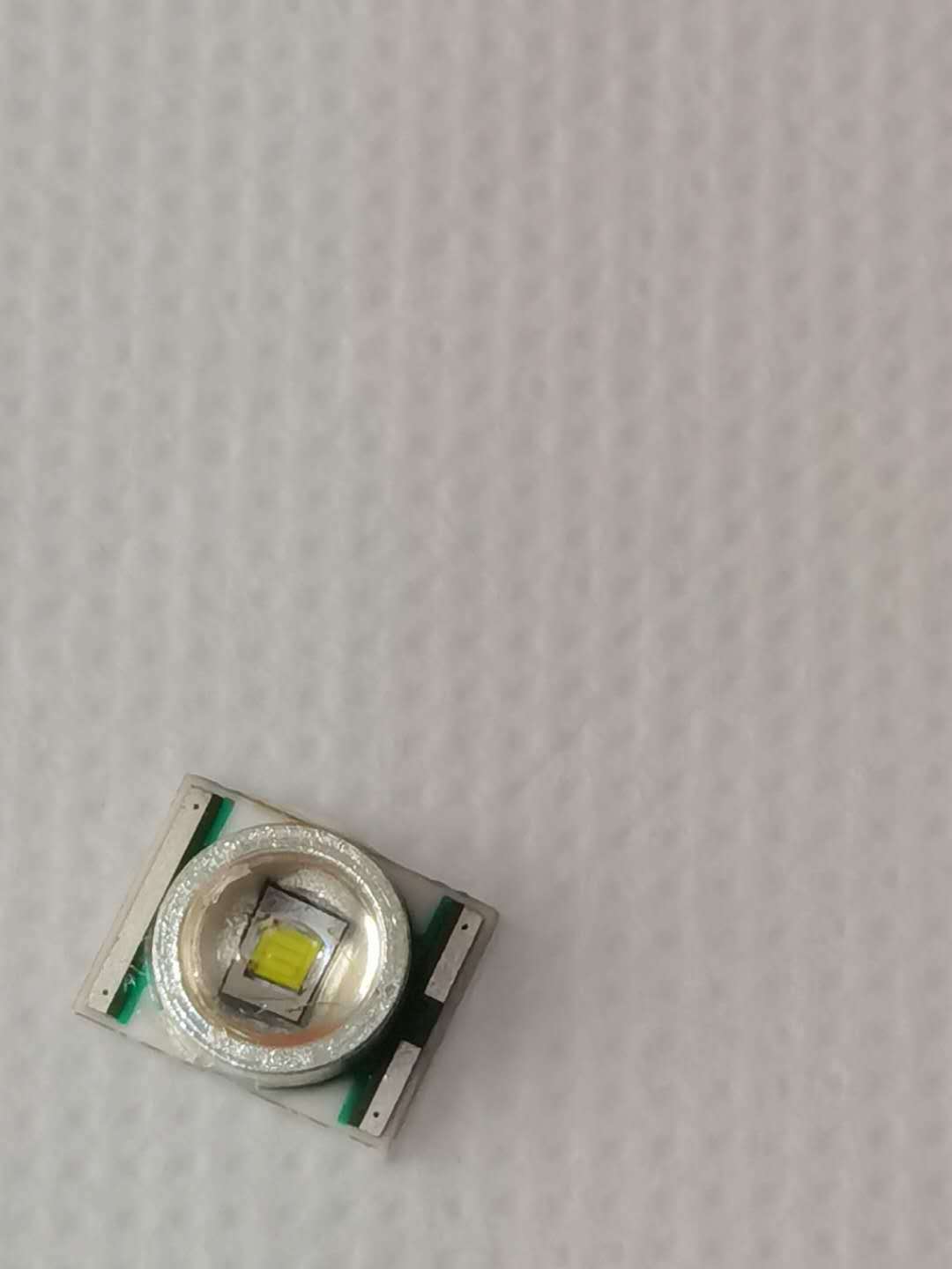 led科瑞cree灯珠xre厂家3w q5 7090灯珠现货供应cree xre灯珠