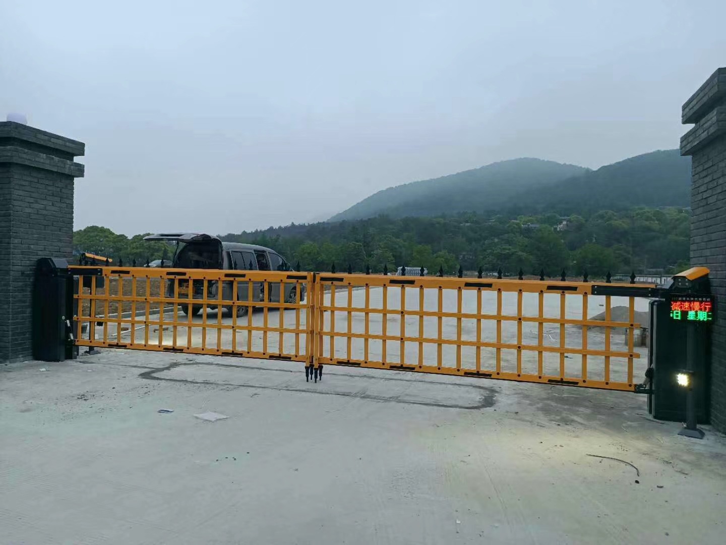 扬州 淮安 浦口 六合 栖霞 江宁空降闸百胜ad06-01【中置式道闸门