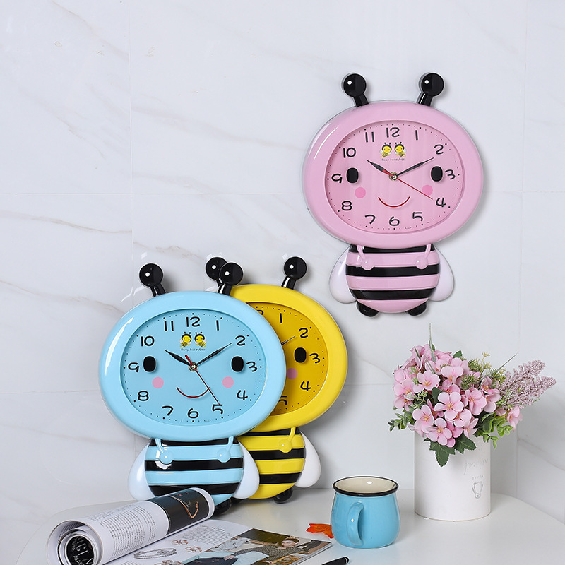 新品可爱卡通儿童房静音钟表创意卧室客厅时尚挂钟小蜜蜂A15511