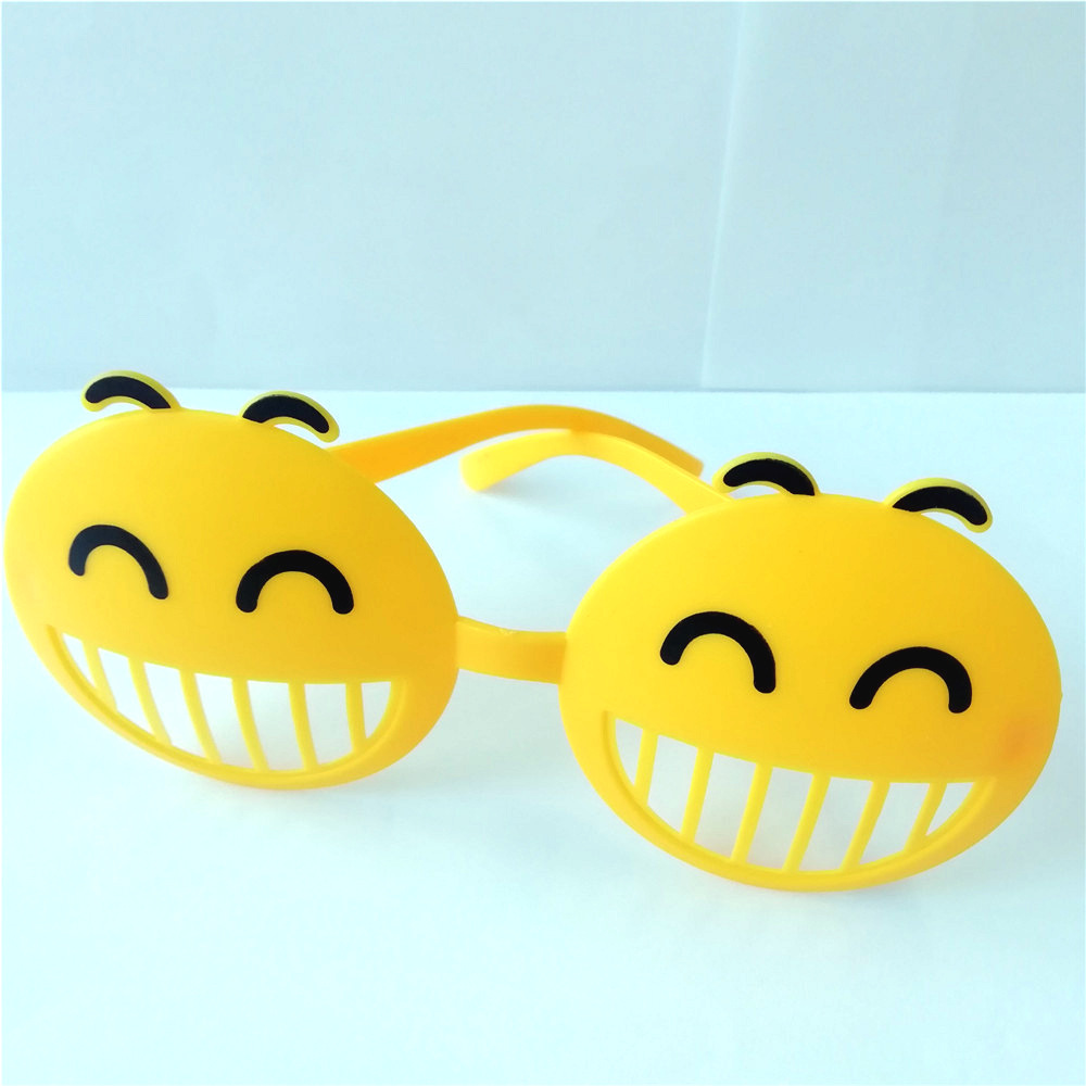 色色憨笑搞笑造型4款表情眼镜混装表演化妆舞会礼品学校门口热销