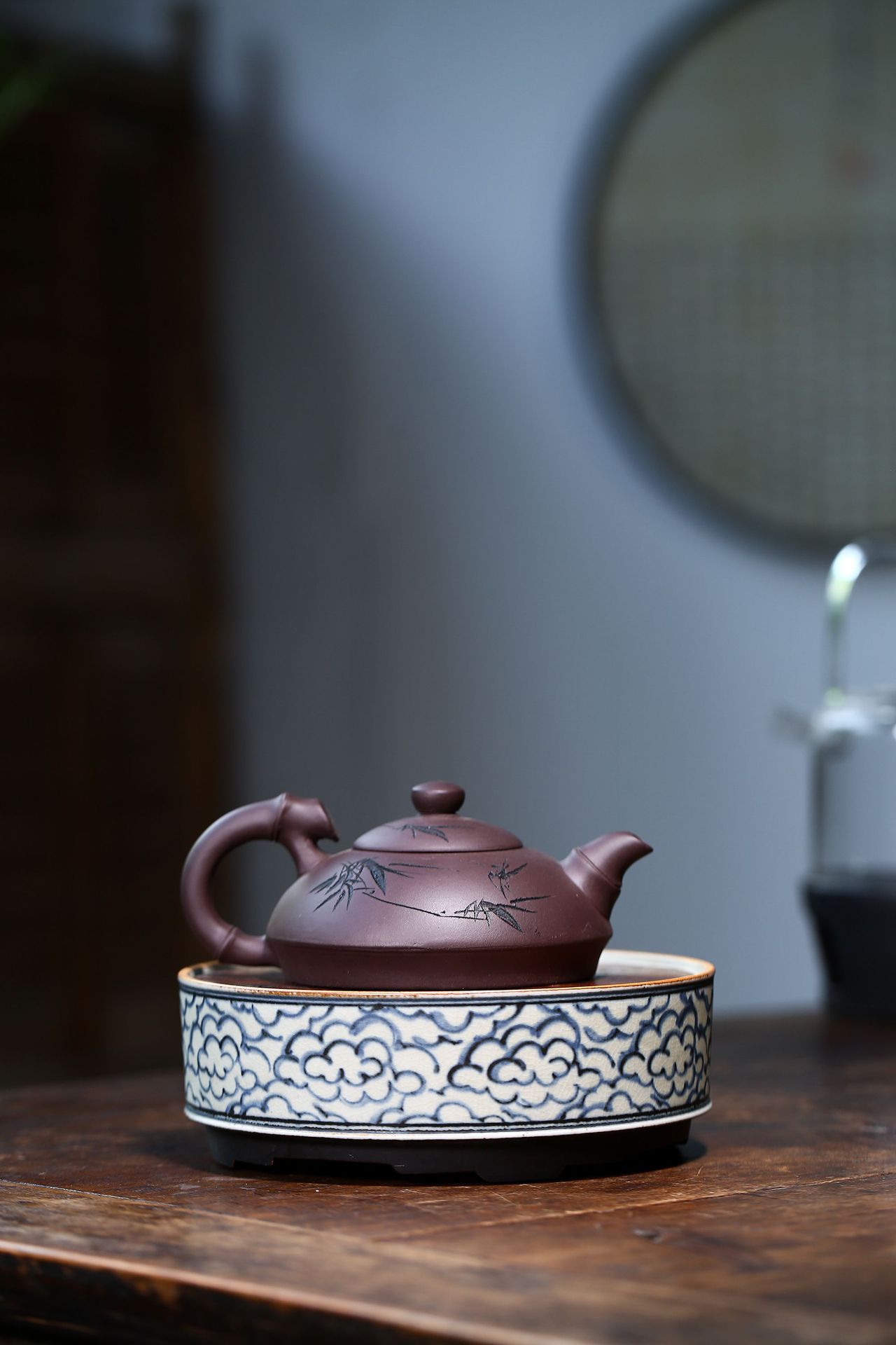 宜兴手工刻绘紫砂壶 原矿老紫泥 逸竹泡茶壶家用茶具定制网店代理