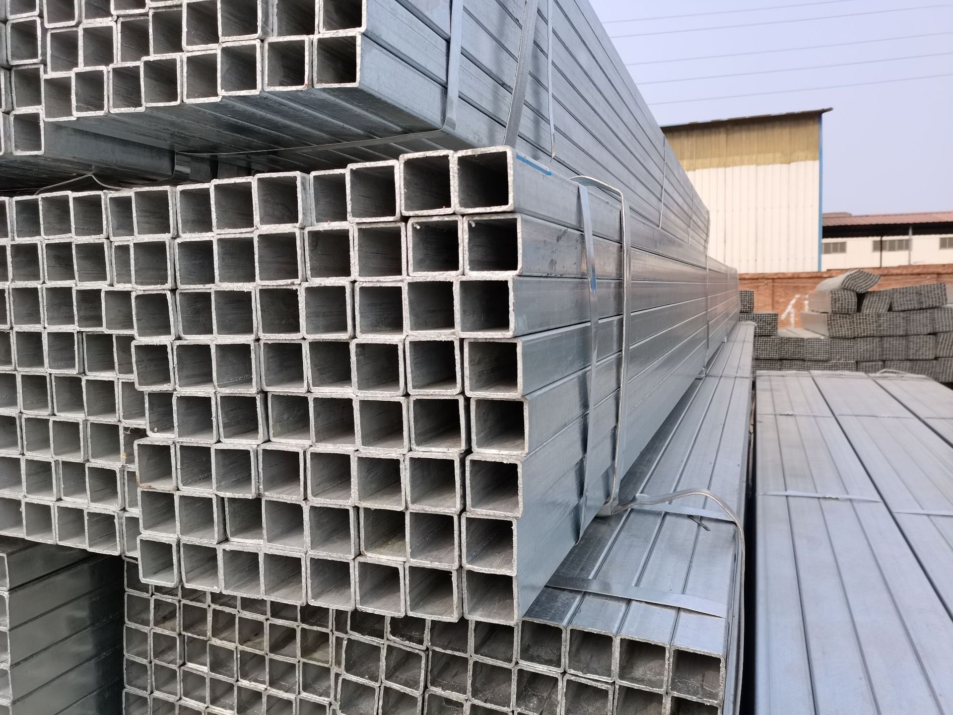 天津厂家批发工热镀锌方管方矩管定尺制高锌层切割等材质