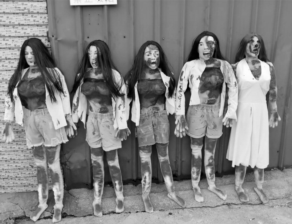 万圣节鬼屋密室逃脱酒吧装饰道具恐怖站立女丧尸仿真吊尸