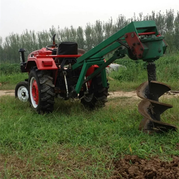 植树挖坑拖拉机