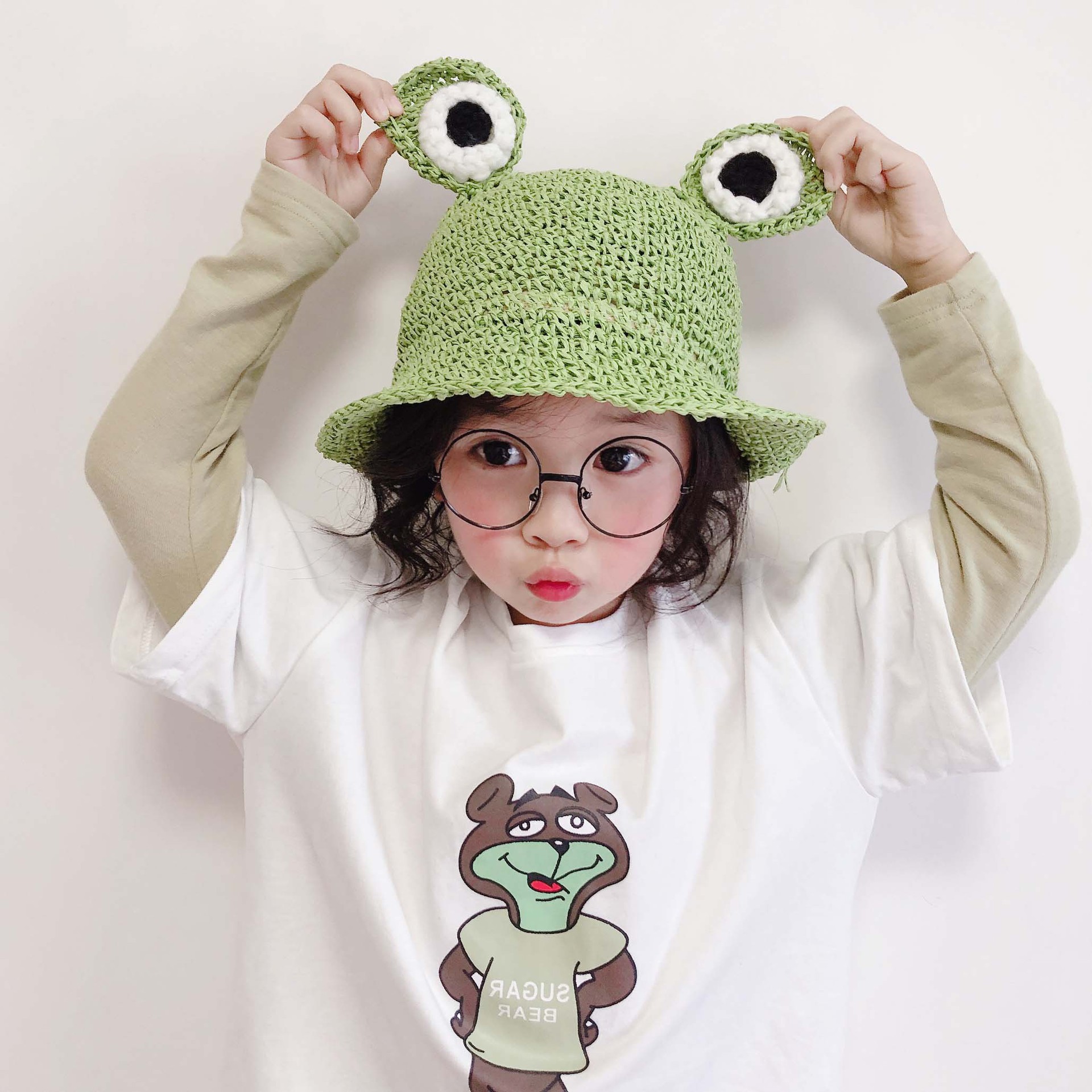 新款夏季儿童草帽可爱青蛙沙滩帽户外透气盆帽系带遮阳帽手工编织