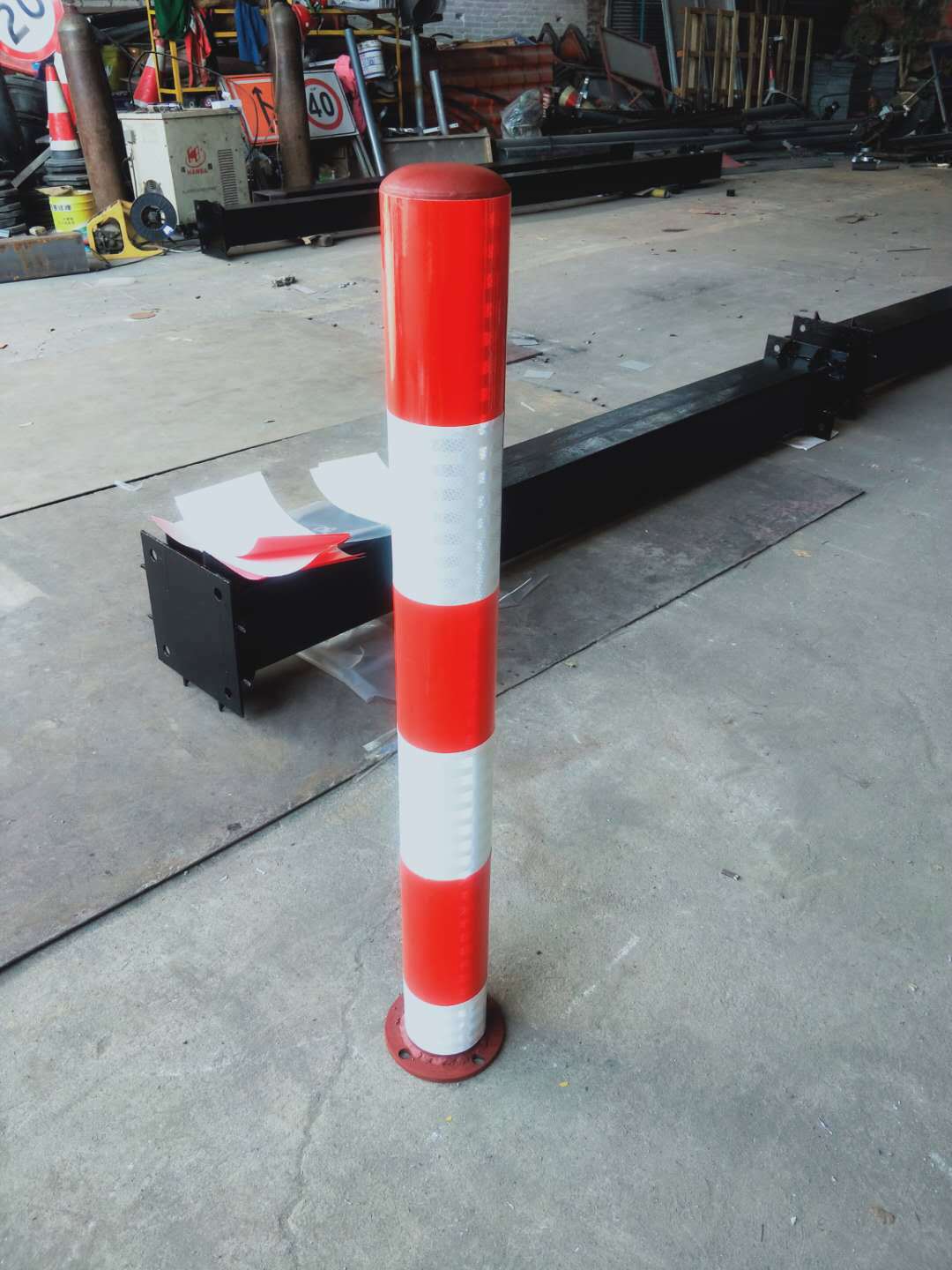 广东道口示警桩警示桩红白圆桩/警示标柱 镀锌管114桩管厚1-2mm