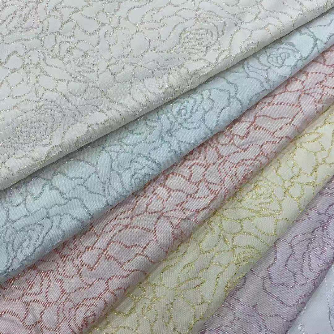 涤纶大提花时装