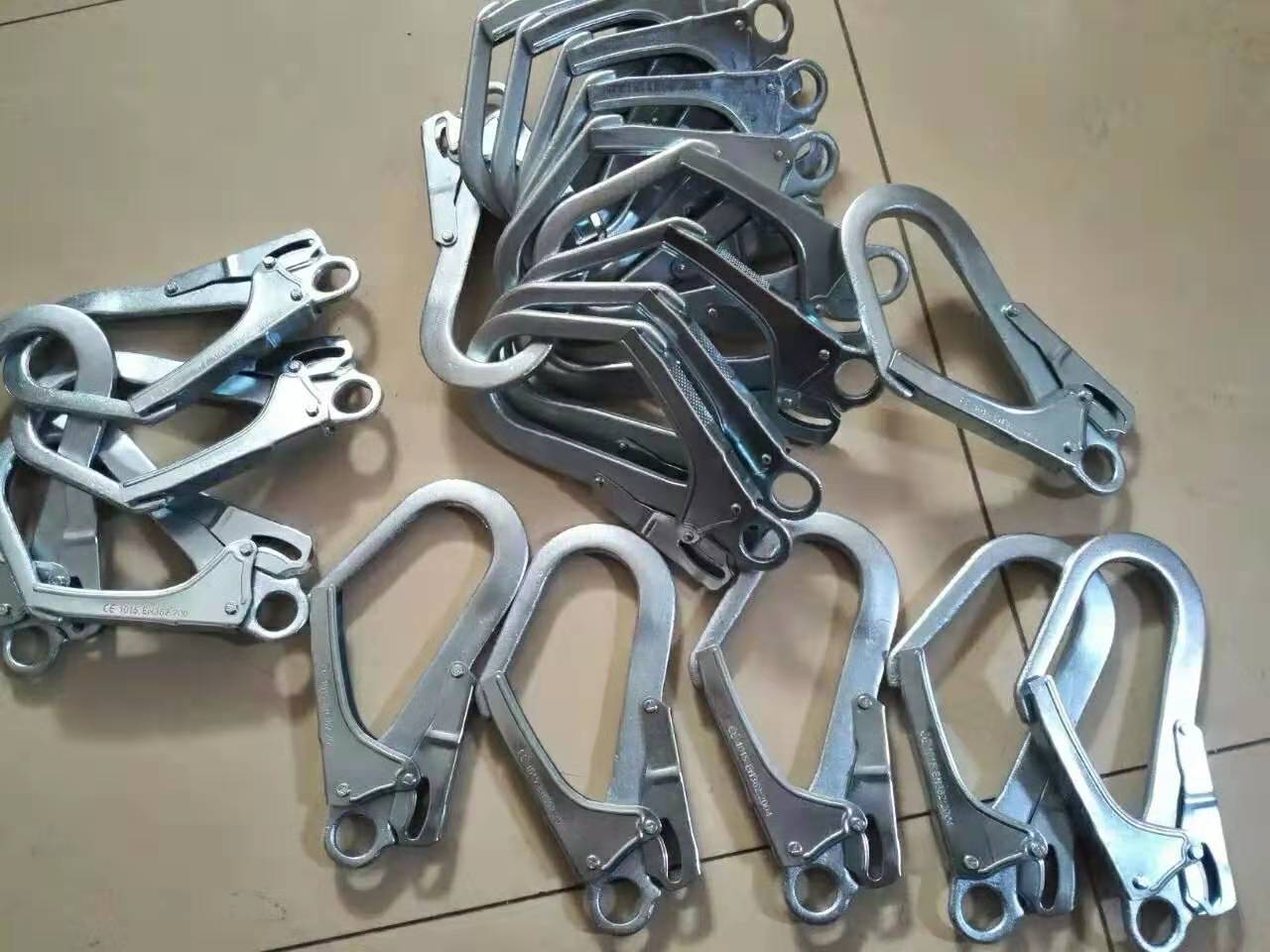 厂家直销 高空作业安全大挂钩快速挂钩大开口安全钩安全带安全钩