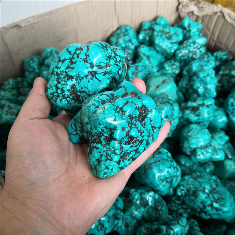 天然菱镁矿绿松石随形吊坠毛料男女款原石项坠水滴手把件摆件