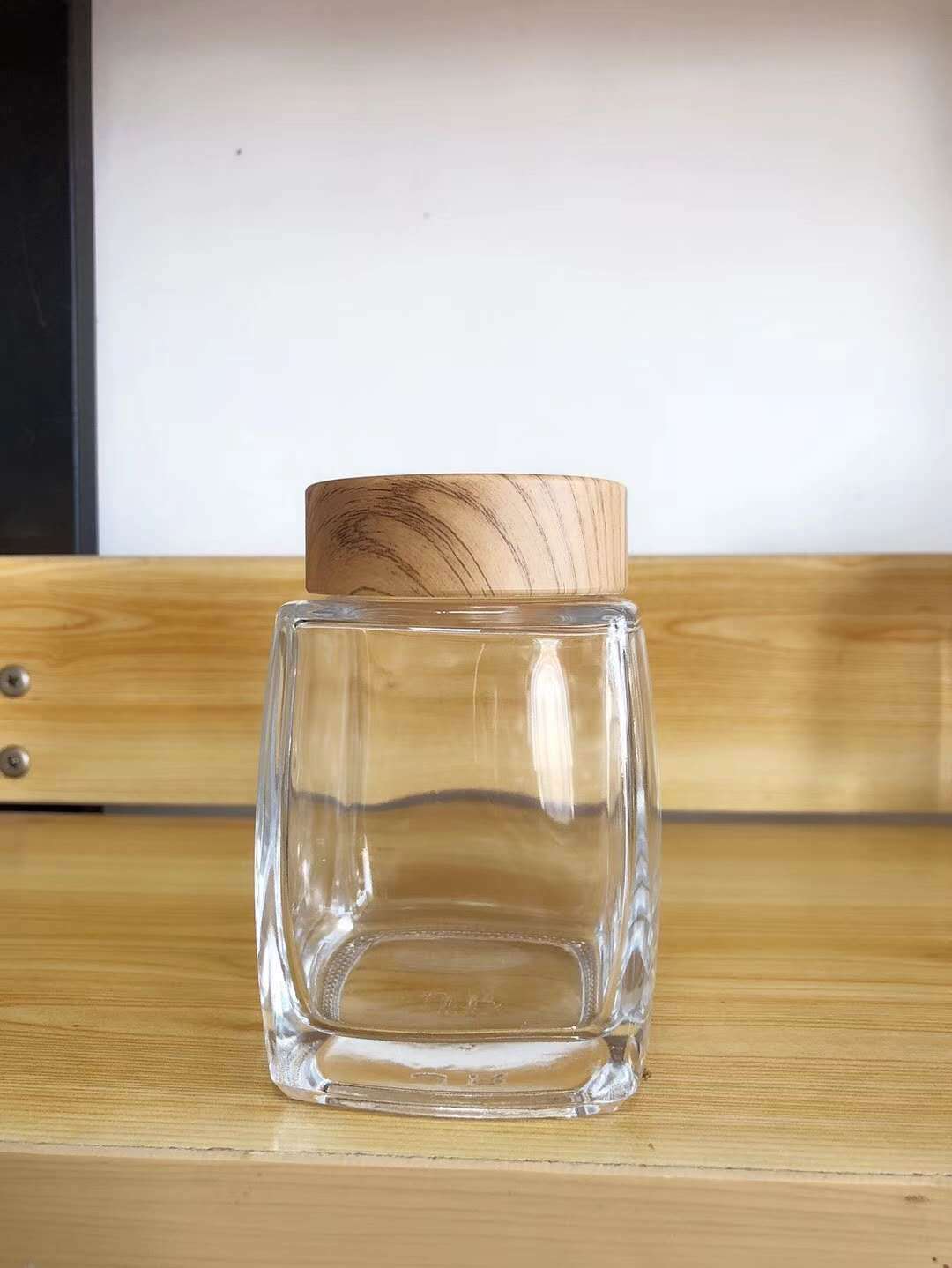 批发玻璃蜂蜜瓶分装密封罐燕窝果酱1斤装加厚方瓶蜂蜜玻璃瓶