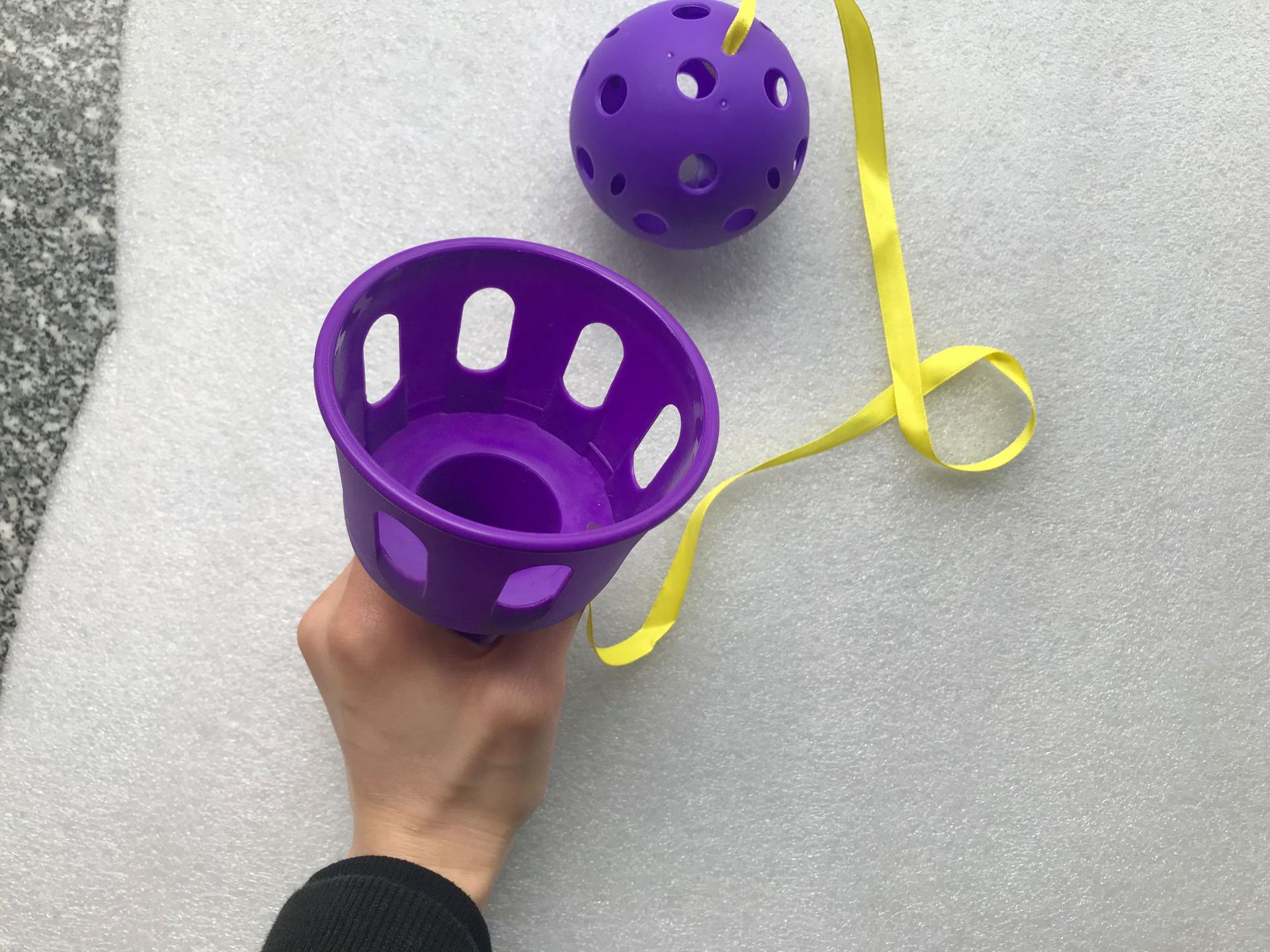 儿童球类玩具宝宝感统训练玩具接球器塑料幼儿园户外抛接球