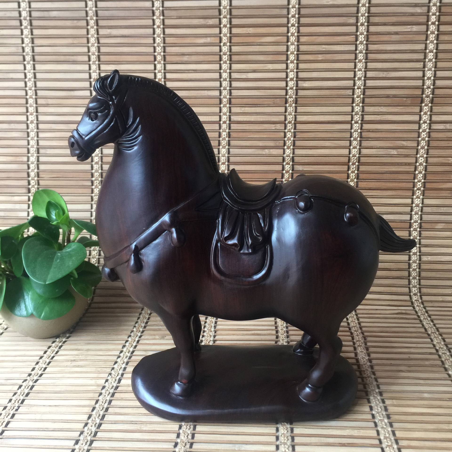 黑檀木雕马摆件 中式家居摆件实木唐马工艺品 办公室装饰礼品批发