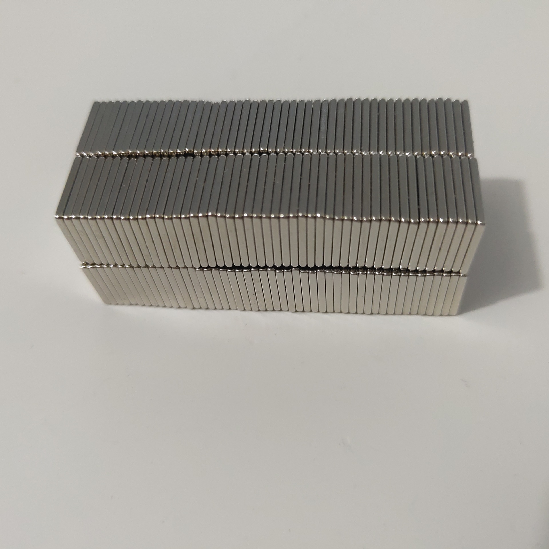 厂家定制钕铁硼强磁 钕铁硼强力磁铁 方块10*10*1
