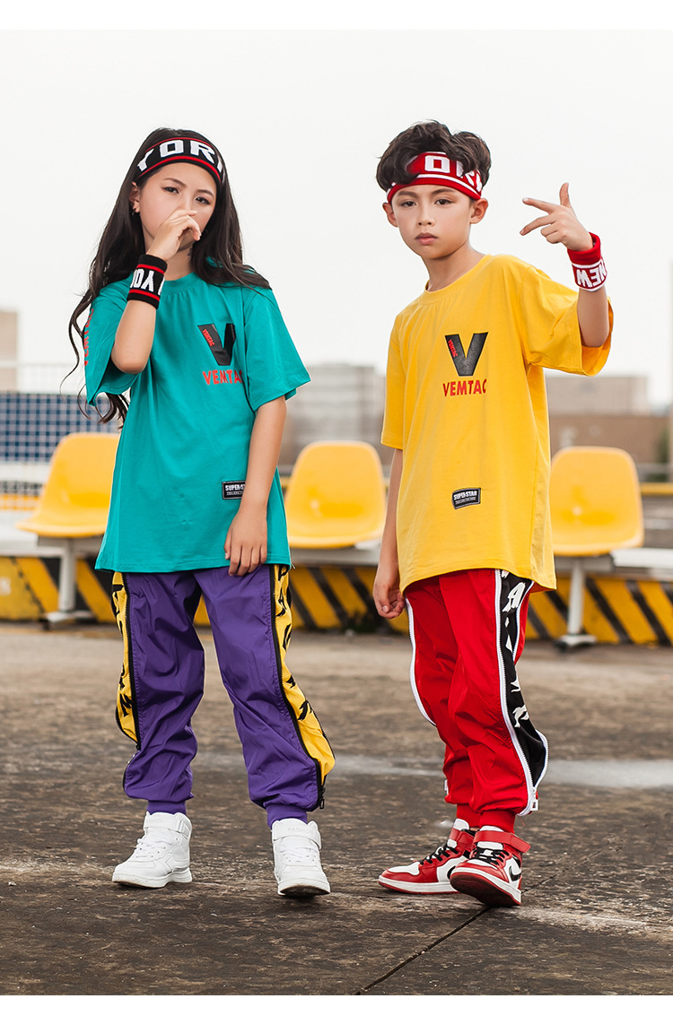 儿童街舞服装男女童演出服少儿街舞套装hiphop夏季宽松t定制包邮