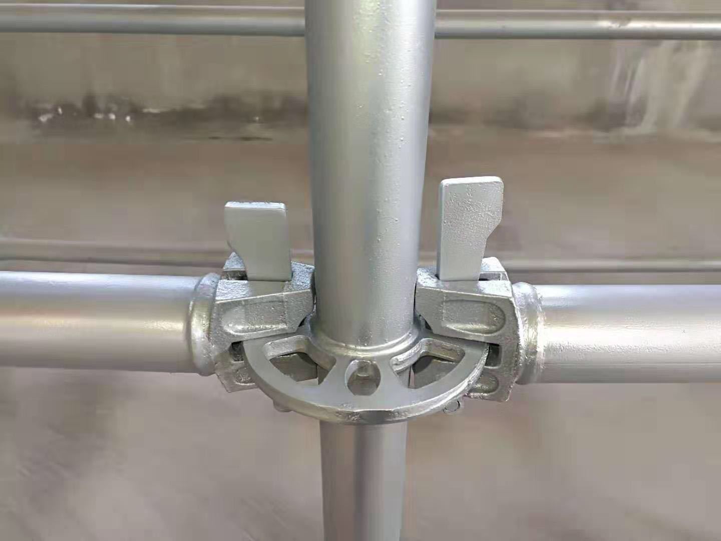 广东深圳出租出售大量建筑盘扣脚手架钢管 扣件 顶托