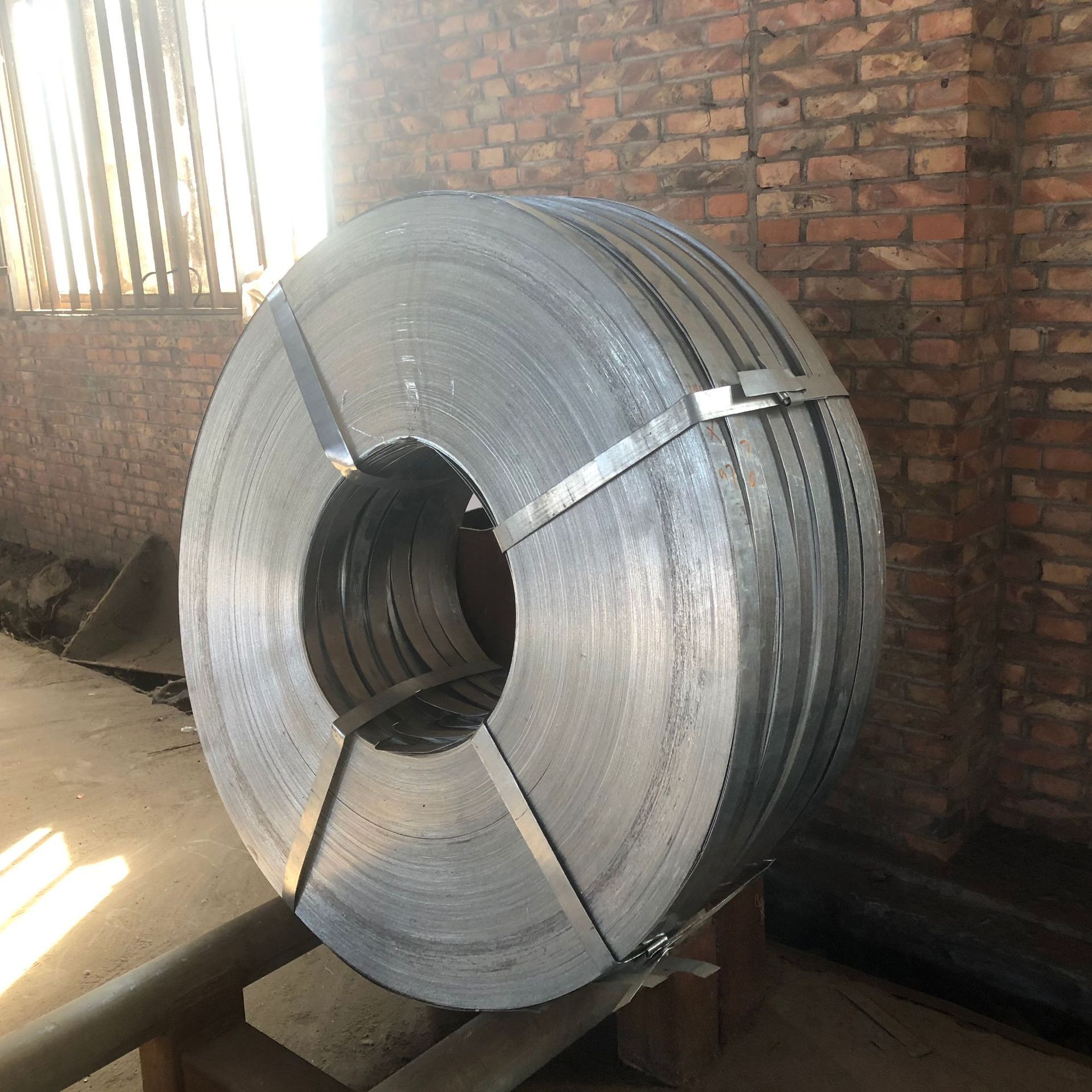 天津19mm镀锌软钢带卷q195q235高强度打包带镀锌白铁皮打包带