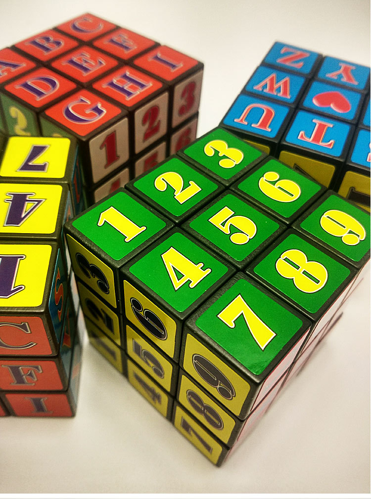 三阶字母数字魔方黑底贴纸益智游戏儿童玩具礼品便宜魔方批发