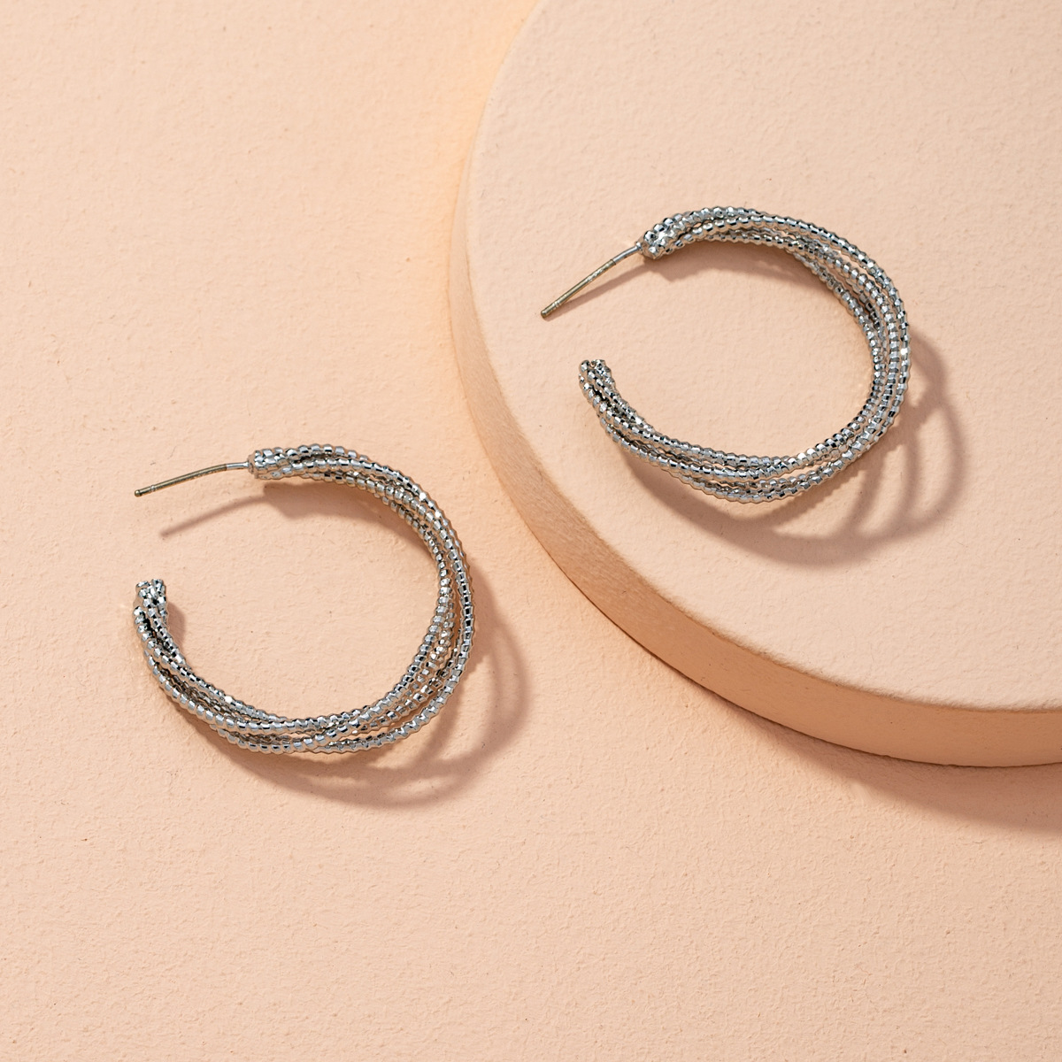 经典极简风欧美耳饰 时尚简约气质款扭曲银色耳钉 跨境热卖