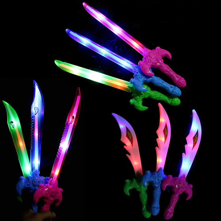 热卖地摊发光小刀剑儿童七彩闪光玩具男生小礼物宝剑鱼刀厂家批发