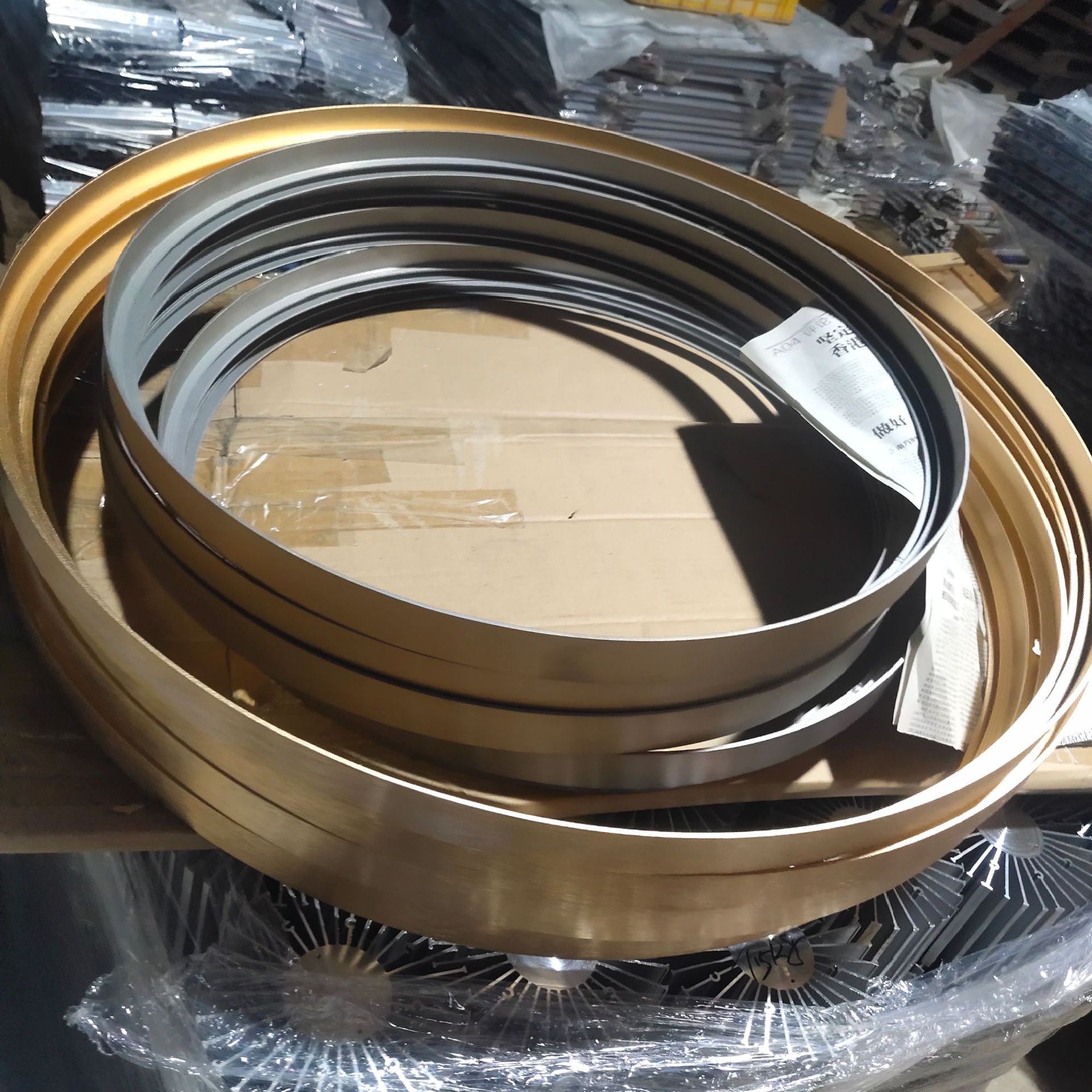 阳极氧化包边铝型材6063无缝镜面边框圆顶吊灯金属边框led吸顶灯