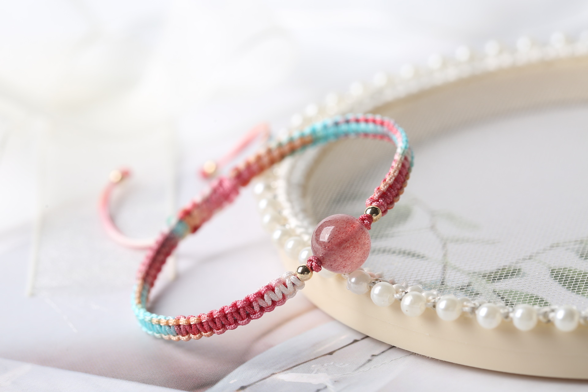 天然草莓晶紫水晶月光石七彩渐变编绳手串手链女 手工编织绳手串