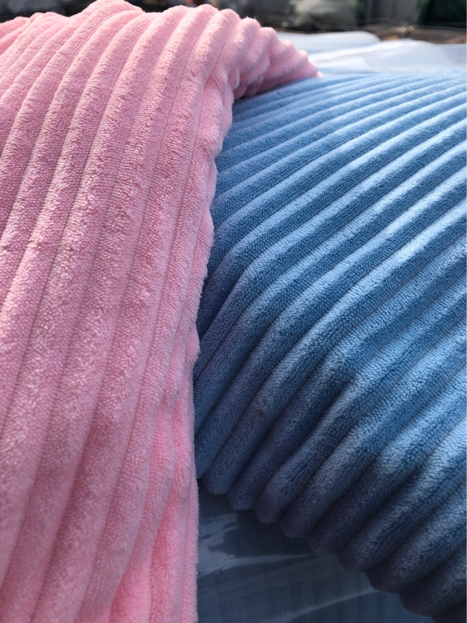 专业生产 水晶抽条布料 法兰绒抽条面料 珊瑚绒 抽条绒布