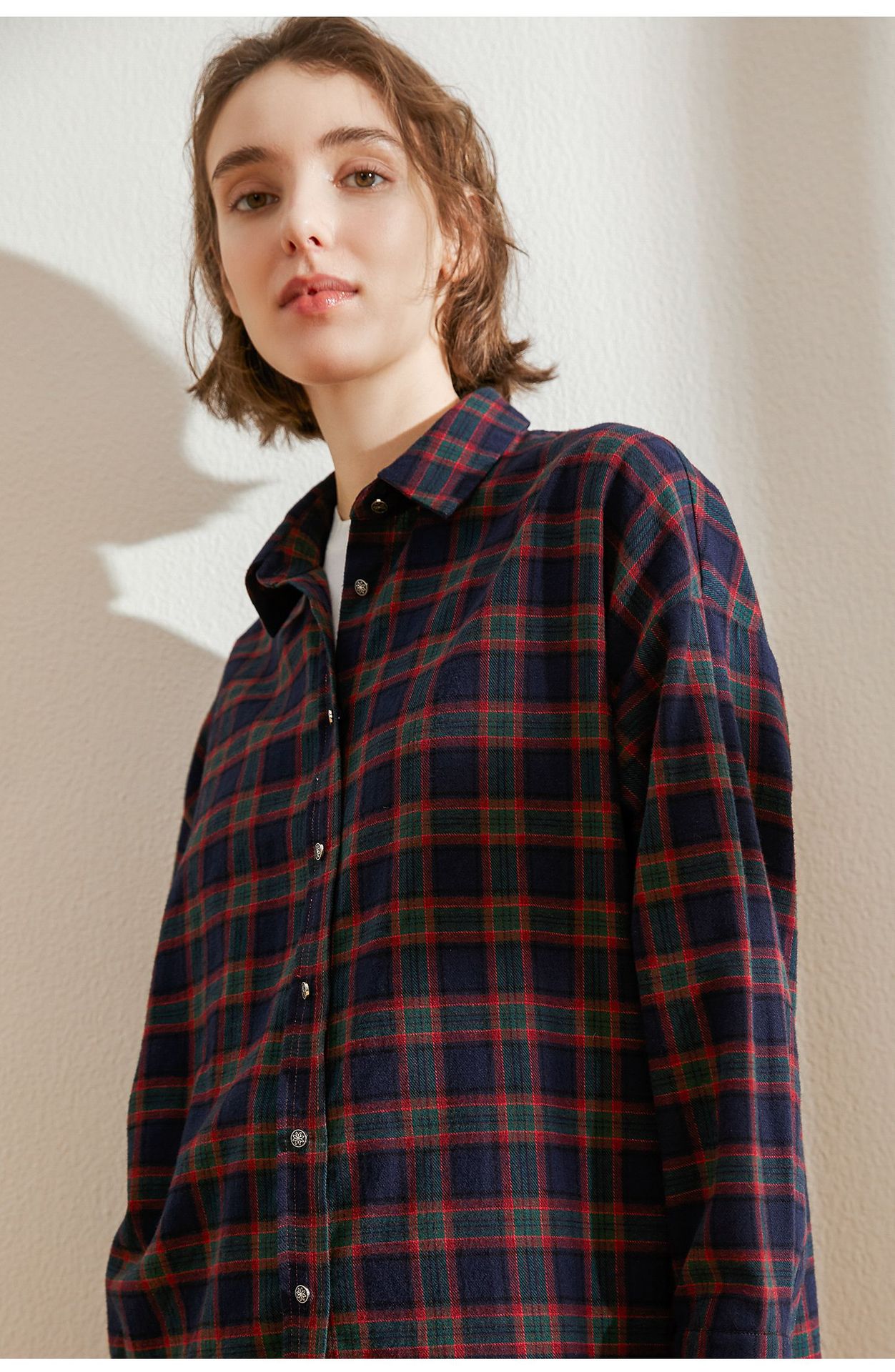 厂家直销女装复古英伦格子棉质长袖衬衫宽松休闲外衫82472a