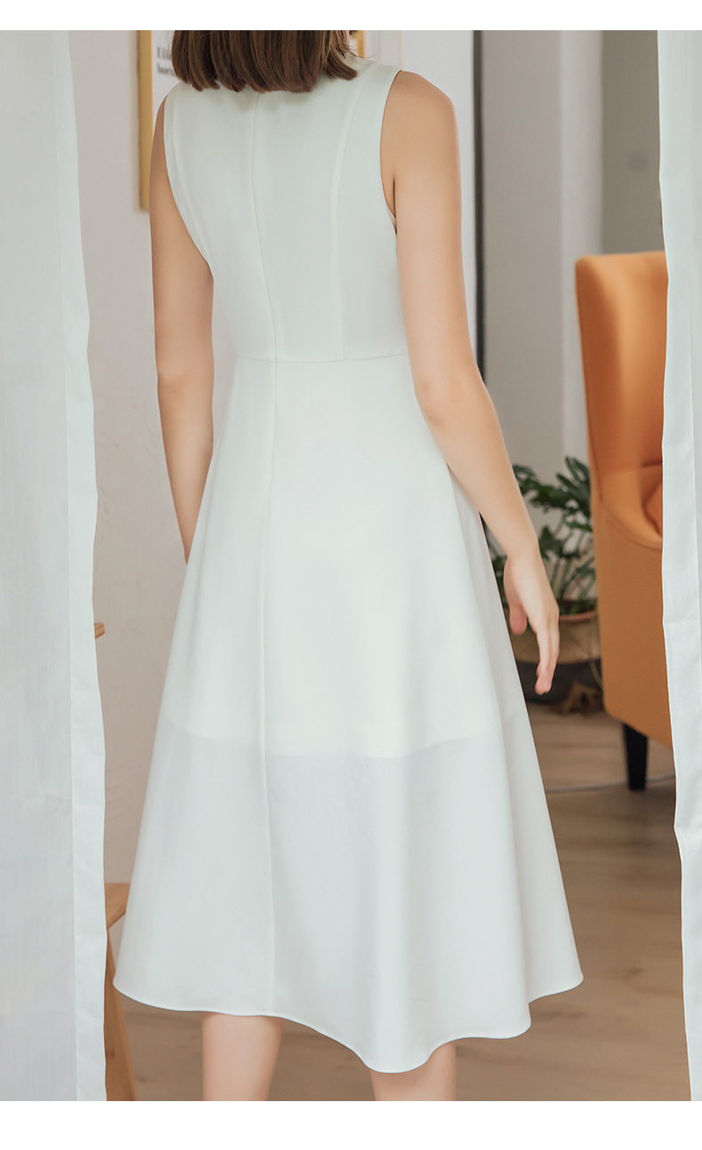 衣阁里拉小清新时尚圆领不规则立体剪裁优雅飘逸白色连衣裙65827