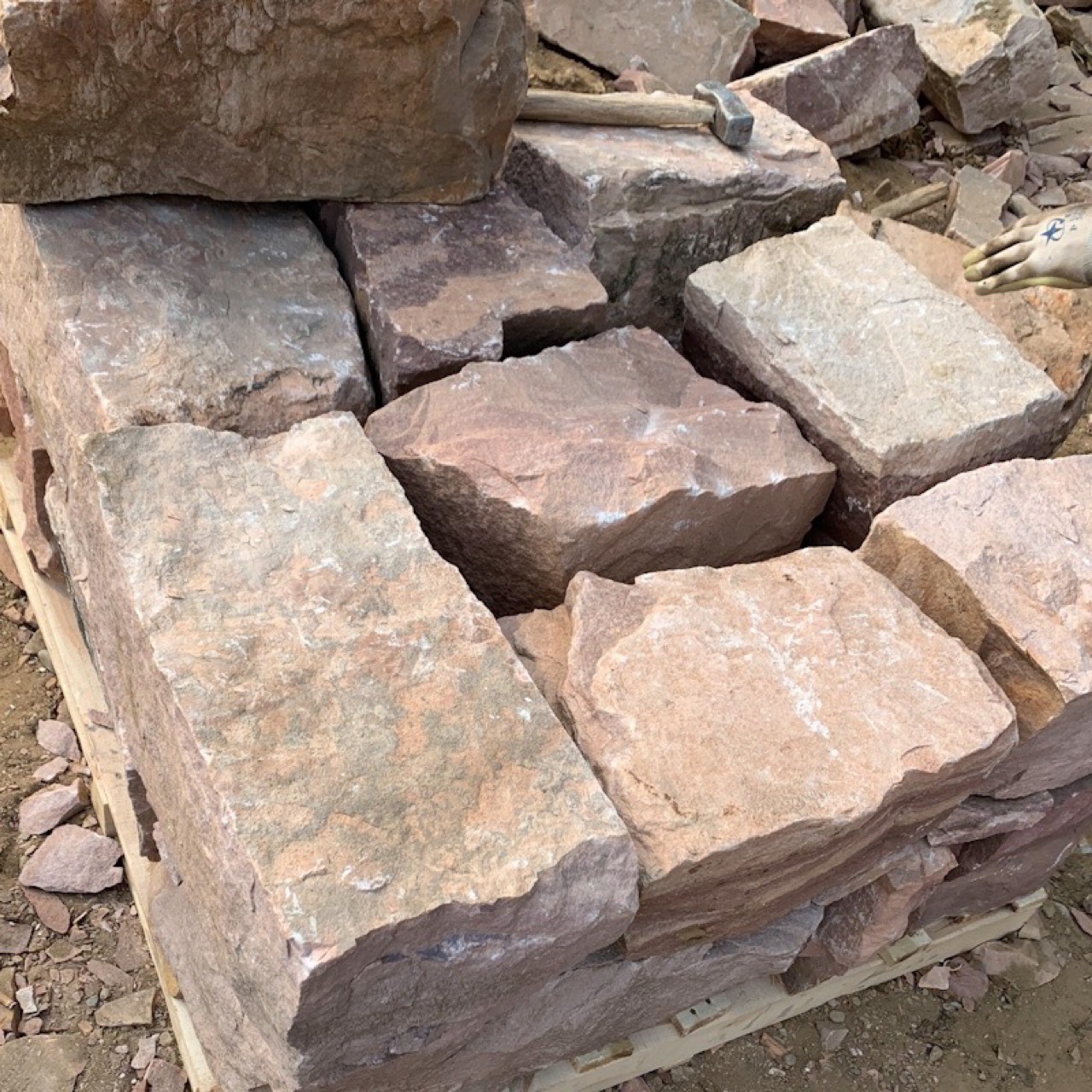 因石材重量较大,且客户地区均不明确,因此我司产品均不包邮,详细运费