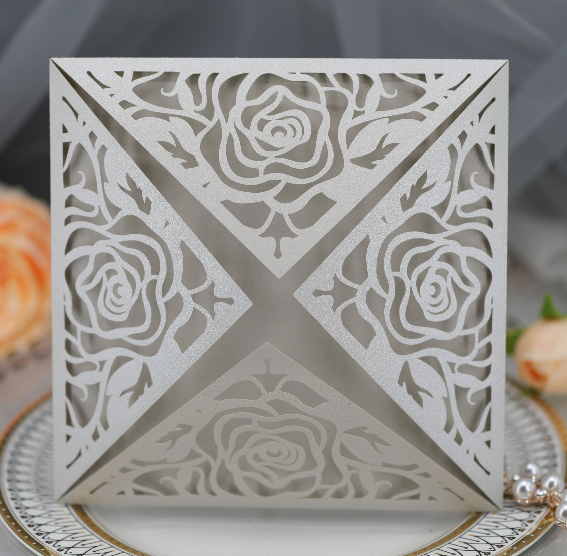 情人节激光镂空玫瑰花请柬 新款粉色邀请函 婚礼贺卡卡片深圳批发