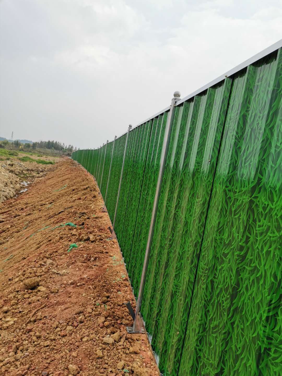 直供仿草皮围挡围蔽彩钢围挡工地临时围挡小草绿色夹芯板围挡厂家