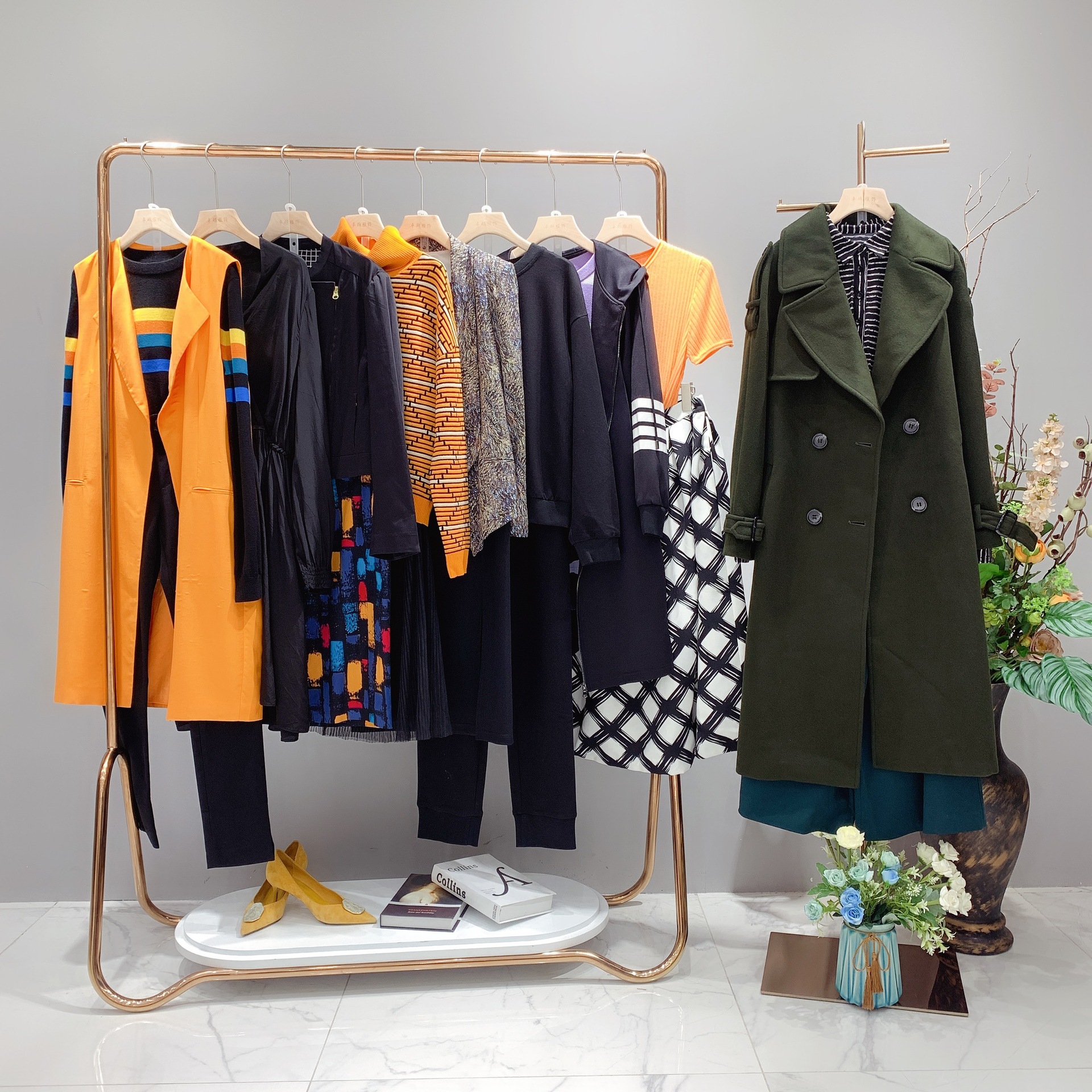 曼德诗2020秋都市时尚高端品牌女装 哥弟风格品牌折扣女装 广州批发