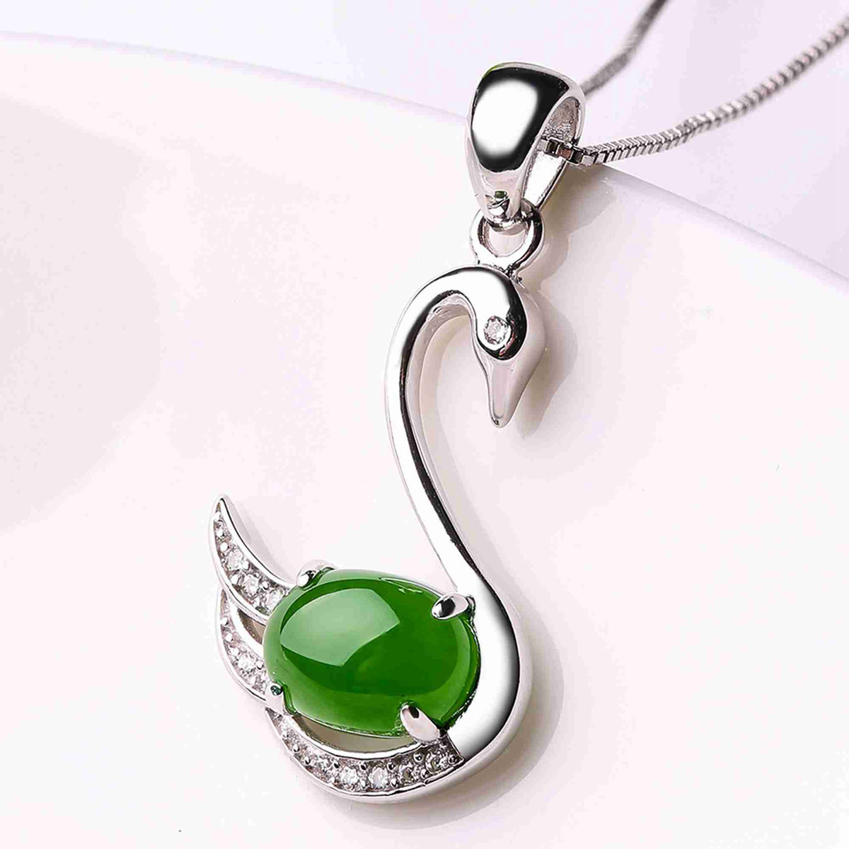 新款华丽可爱天鹅吊坠 纤巧宜人碧玉绿髓个性白天鹅吊坠礼物批发