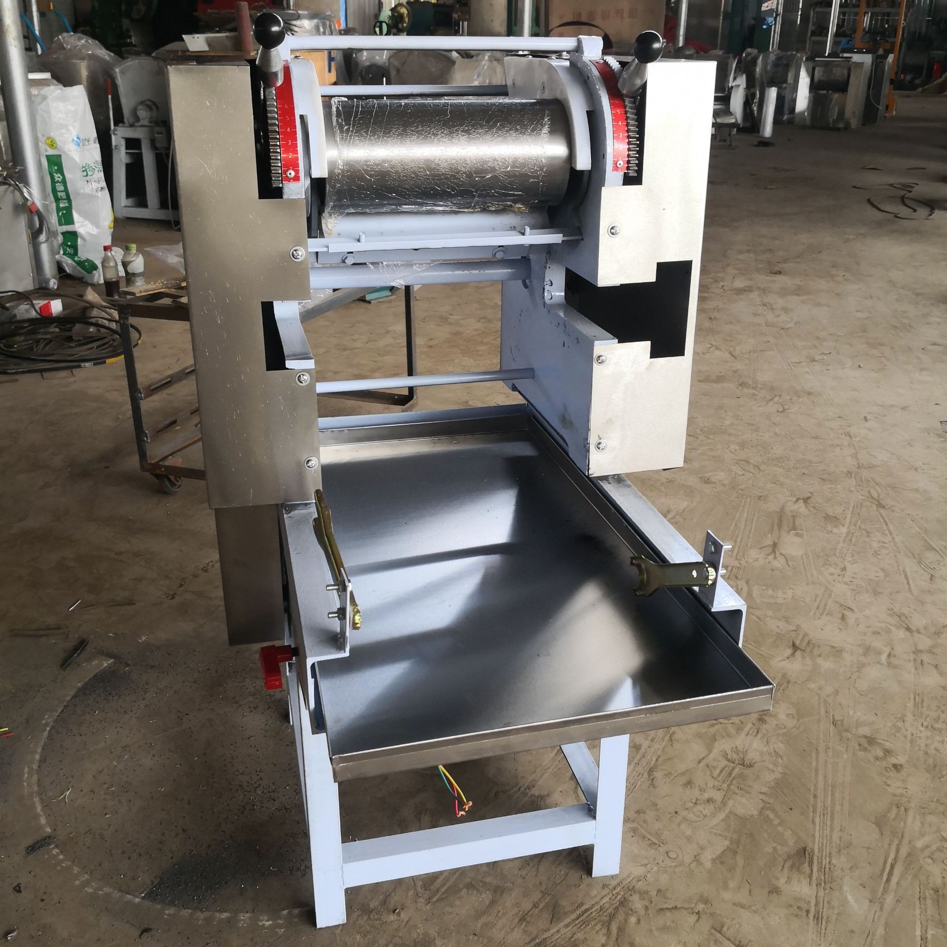 供应 仿手工擀面条面条机 挂面机 面条作坊专用 新型创富设备