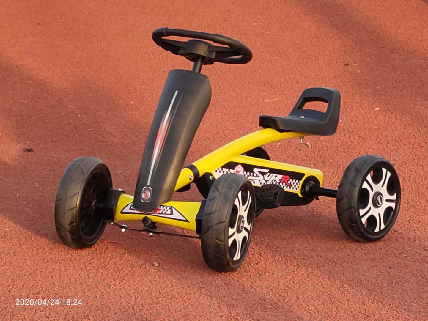 儿童脚踏卡丁车_四轮脚踏卡丁车童车四轮车脚踏车广场漂移车悠悠