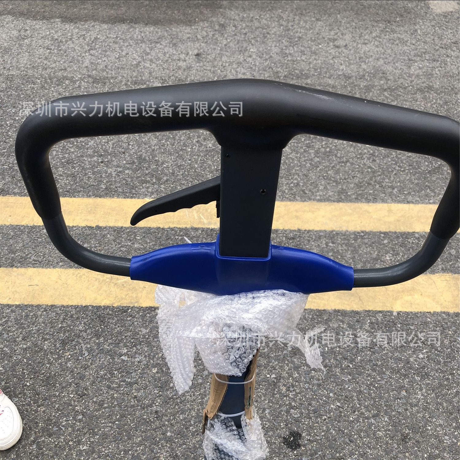 szhoular比亚迪4吨手动搬运车手动拖板车液压手拉叉车byd托盘车