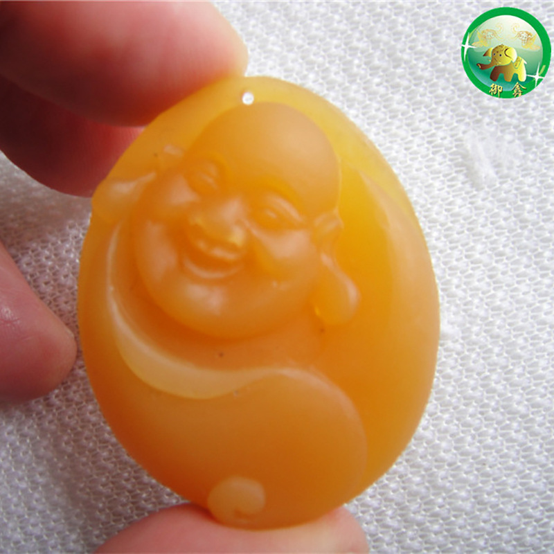 缅甸a货黄龙玉老料鸡油黄如来笑佛精美吊坠磨砂工如来佛头吊坠女