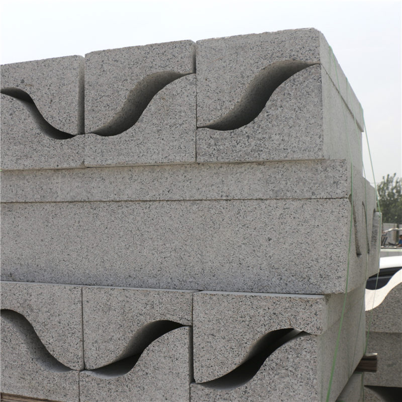 新货花岗岩五莲红s型路沿石 路边石 道牙石安装 异型五莲红道路石