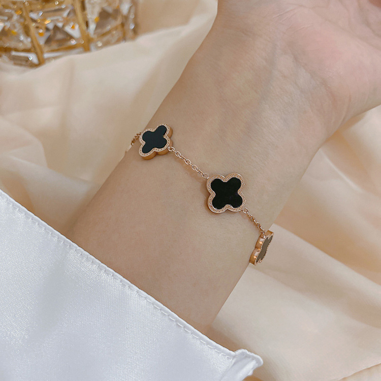 钛钢贝壳幸运四瓣花手链韩国东大门气质设计网红潮个性简约手环女