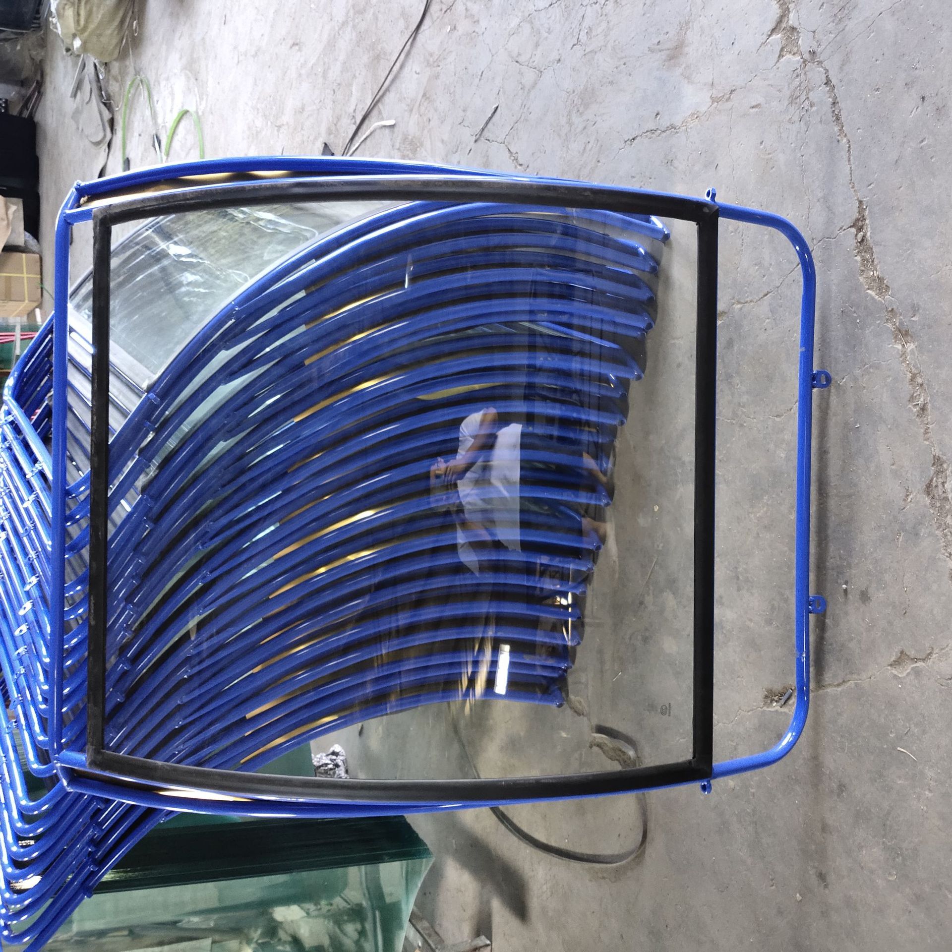 三轮车挡风玻璃 框架颜色可定制 电动车前档玻璃钢化玻璃