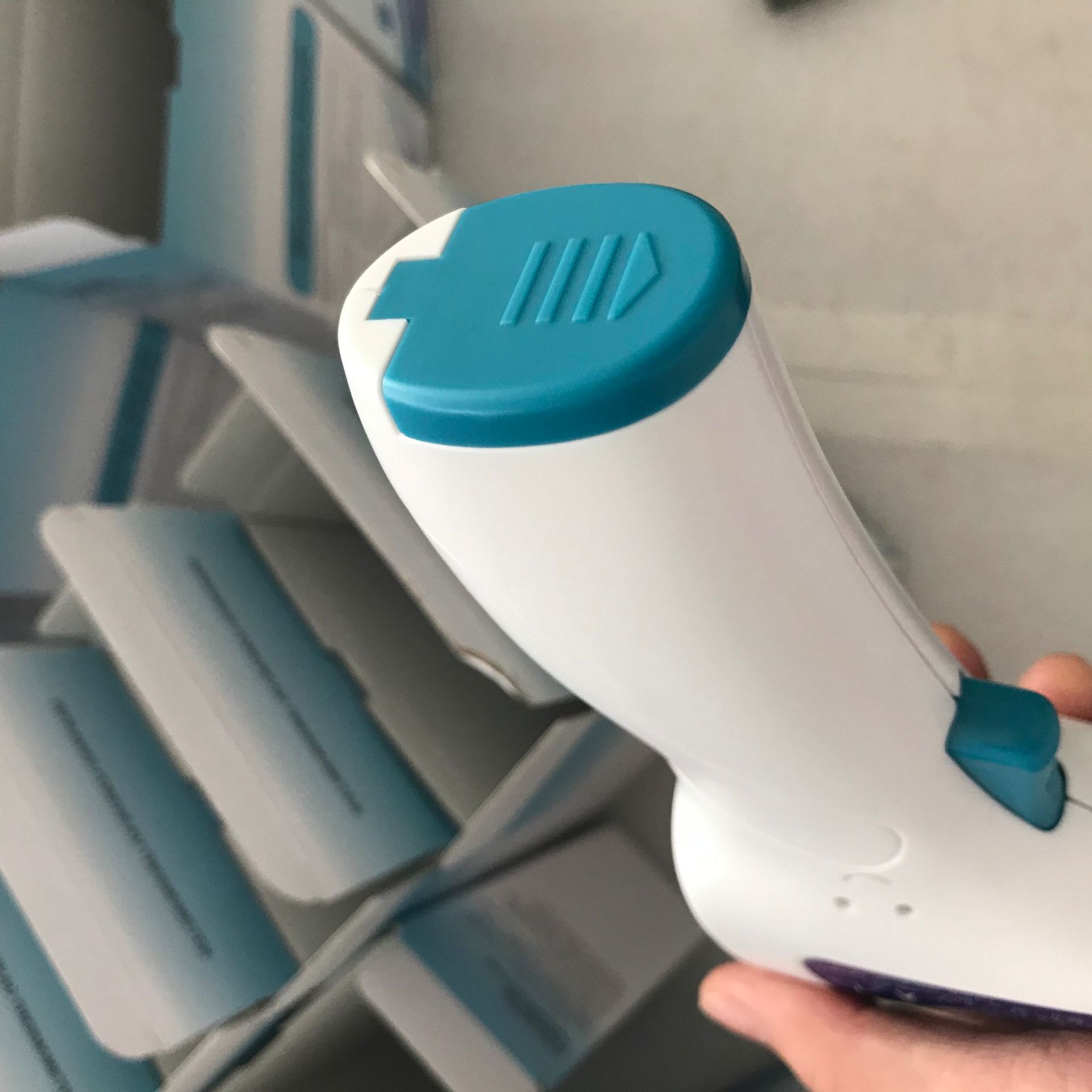 现货额温枪红外线测体温外贸出口非接触厂家专业组装直销