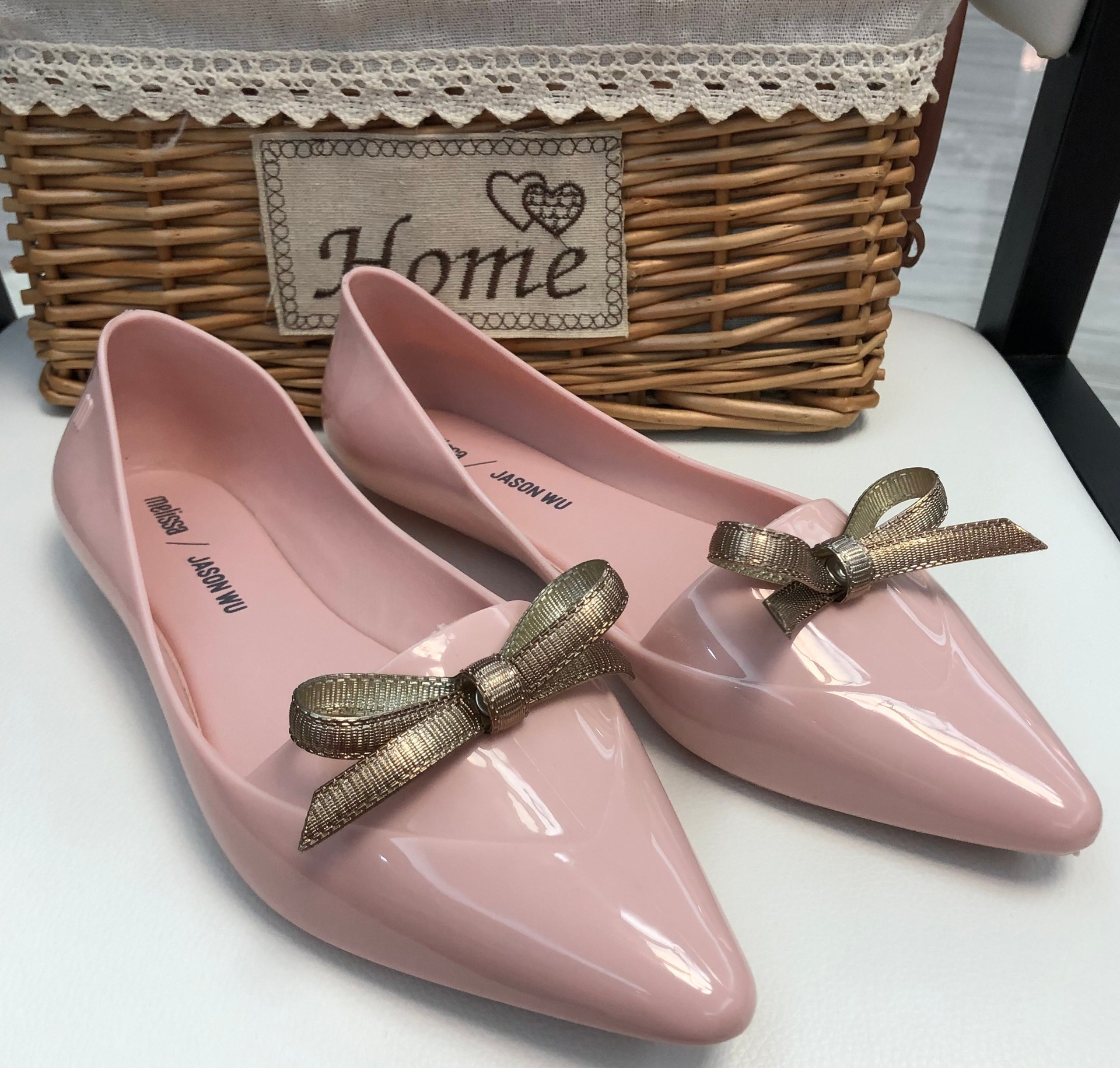 梅丽莎尖头蝴蝶结女鞋平底凉鞋防滑雨季鞋子韩版时尚女果冻鞋