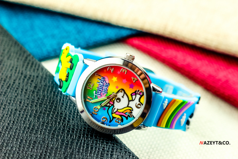 新款儿童彩色面小马卡通手表 幼儿园小学女孩可爱动物石英腕表