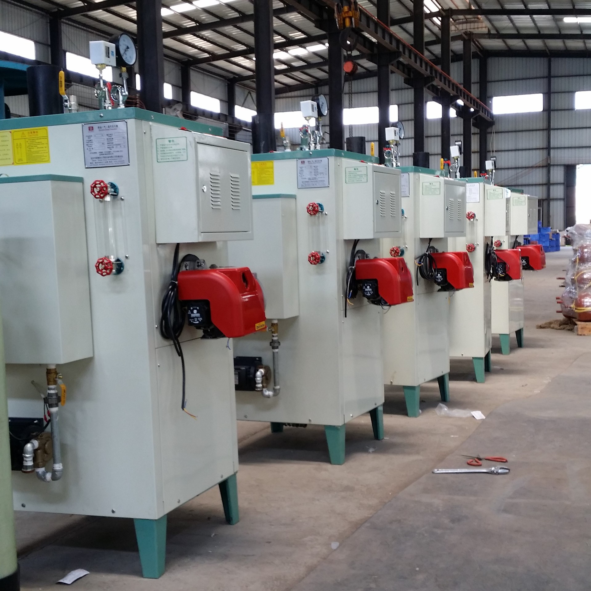 厂家直供80公斤燃油燃气蒸汽发生器节能环保锅炉食品加工服装熨烫