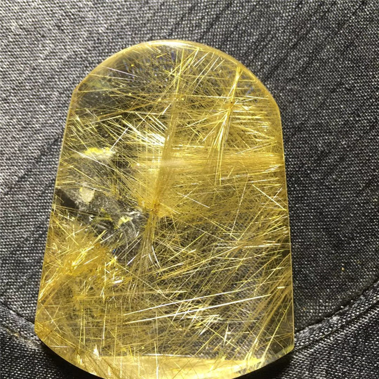 天然金发晶无事牌吊坠 重:58克,特价:299元 不议价送高档珠链