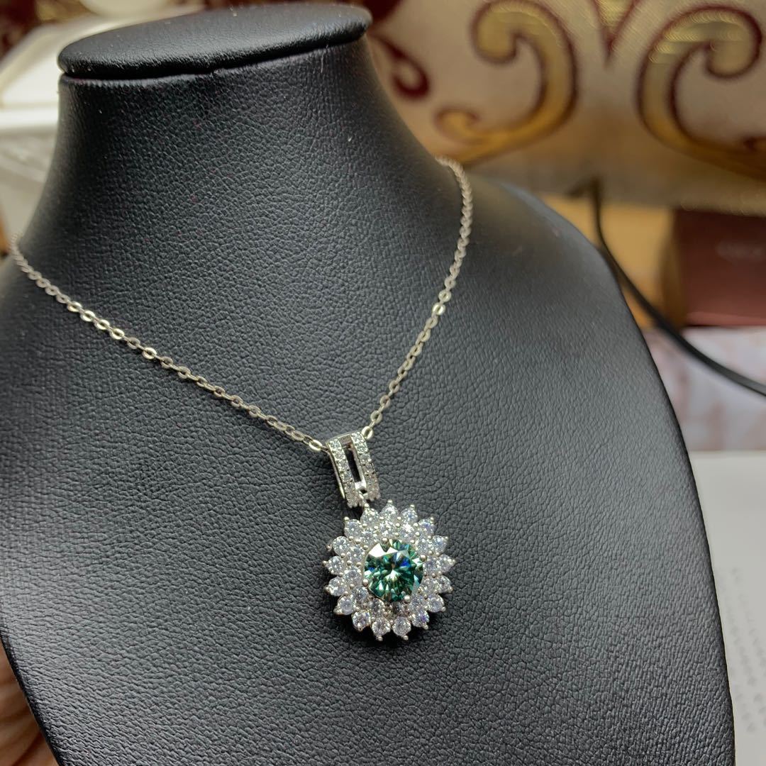 新品925银围钻款彩色1克拉莫桑钻吊坠节日礼物项链女锁骨链